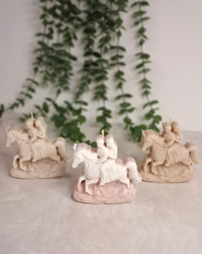 شمع سوارکاران عاشق رنگ نسکافه ای