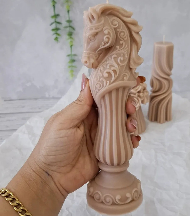 شمع اسب رنگ نسکافه ای